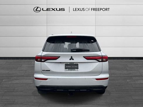 Used 2022 Mitsubishi Outlander ES AWD/4WD image 6