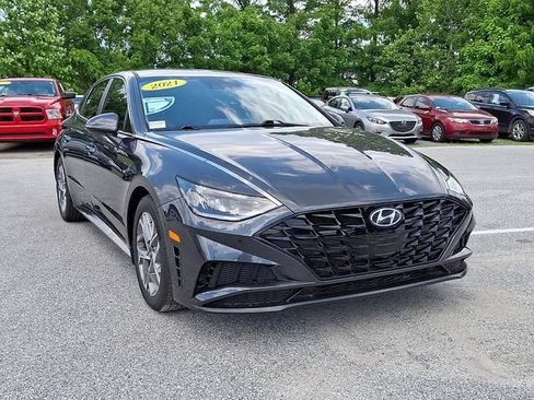 Used 2021 Hyundai Sonata SEL w/ Winter Weather Package FWD image 2