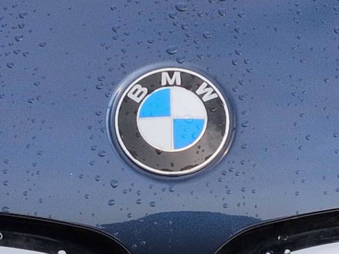 Used 2022 BMW 530i xDrive w/ M Sport Package AWD/4WD image 11