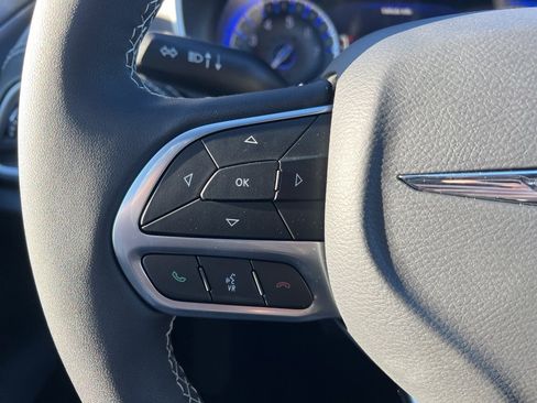 New 2026 Chrysler Pacifica Select image 24