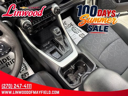 Used 2025 Toyota RAV4 XLE FWD image 15