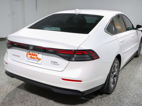 Used 2023 Honda Accord EX image 7