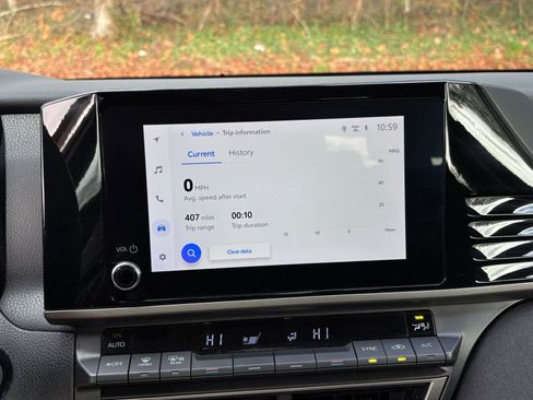 Used 2025 Toyota Camry LE image 20