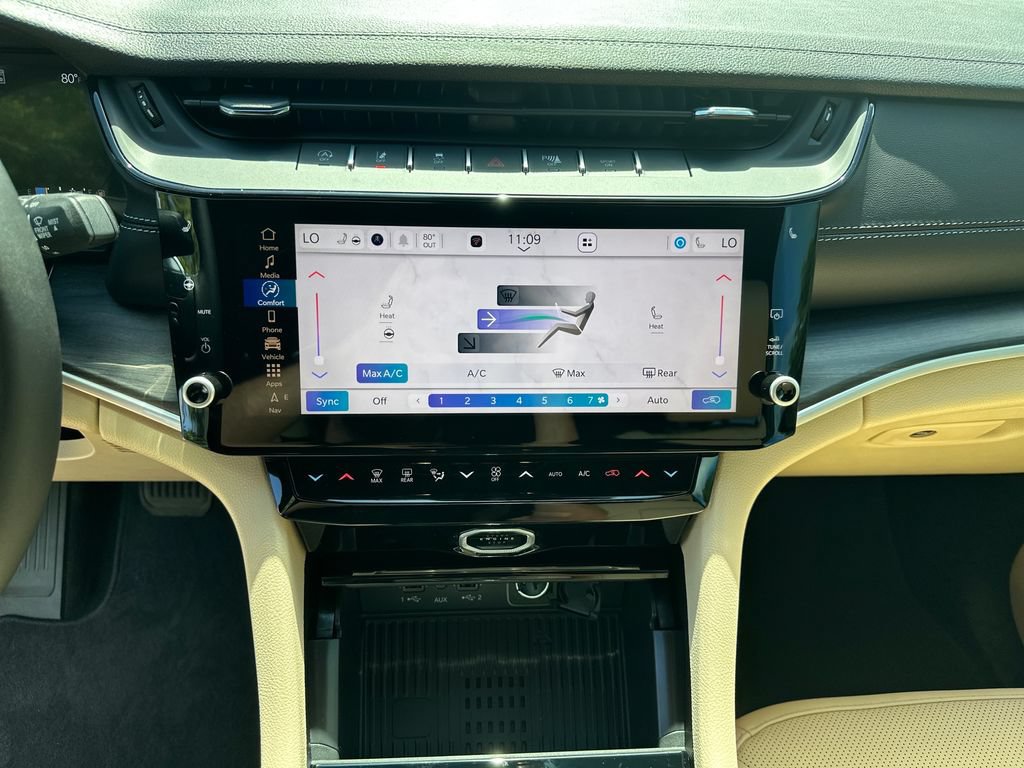 New 2026 Jeep Grand Cherokee Limited w/ Luxury Tech Group II RWD image 27