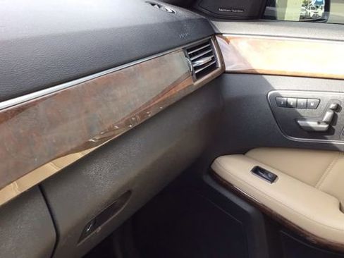 Used 2013 Mercedes-Benz E 350 4MATIC Sedan image 26