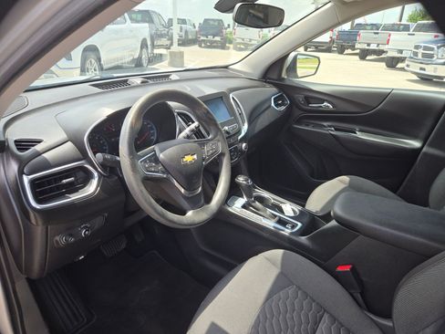 Used 2018 Chevrolet Equinox LT FWD image 11