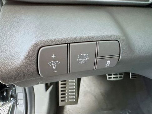 New 2025 Hyundai Elantra SEL FWD image 13