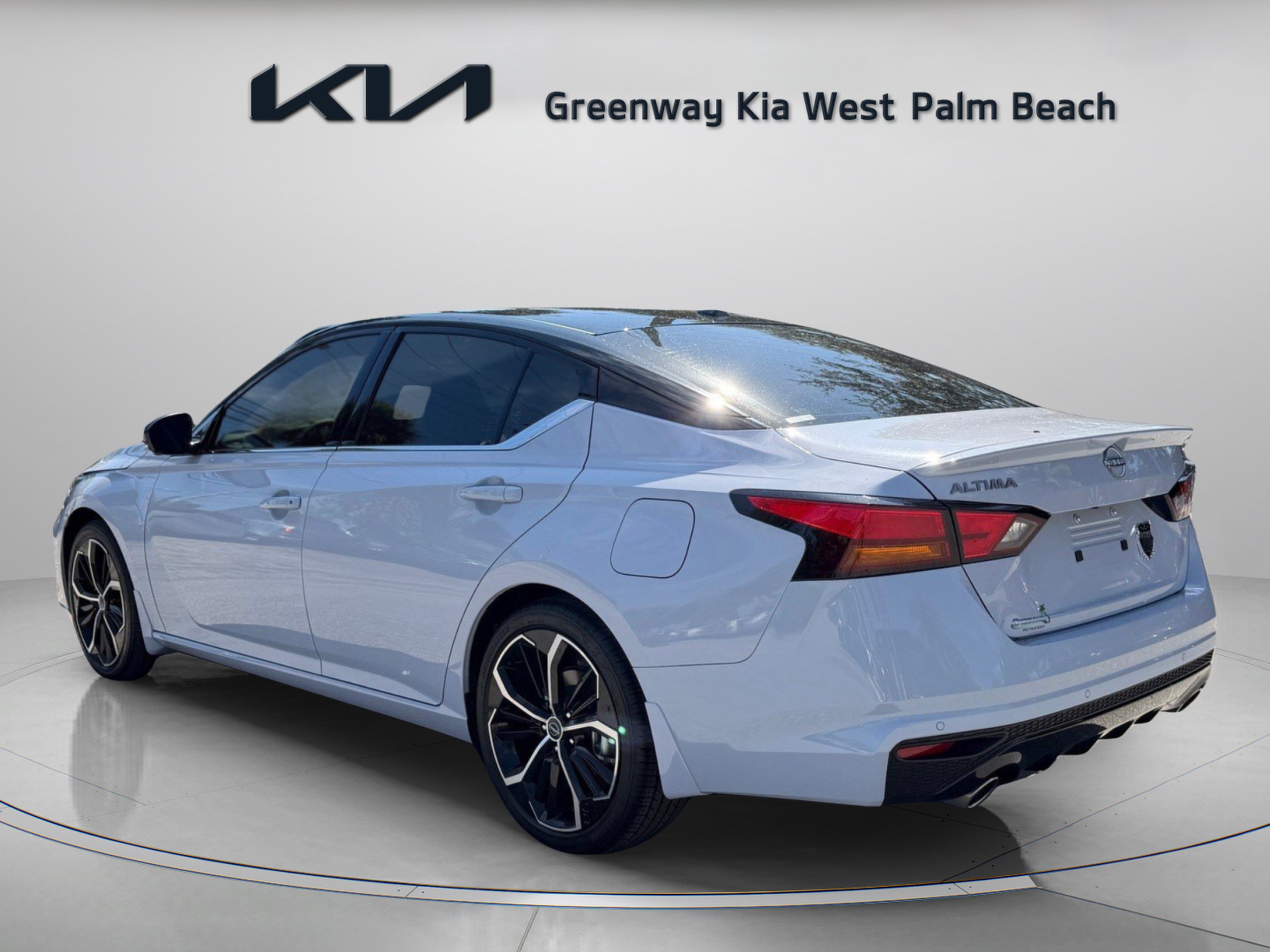 Used 2026 Nissan Altima 2.5 SR w/ SR Premium Package FWD image 5