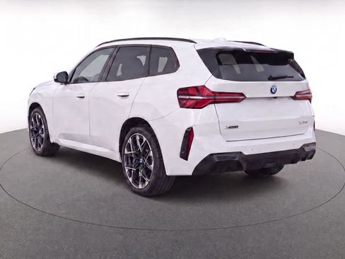 Used 2025 BMW X3 xDrive30i AWD/4WD image 3