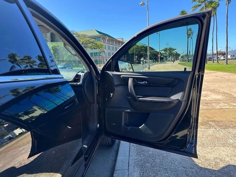 Used 2017 GMC Acadia Limited SLT image 23