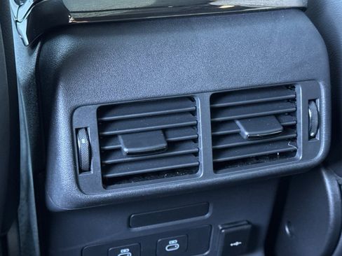 Used 2026 Land Rover Range Rover Velar Dynamic SE image 13