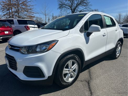 Used 2020 Chevrolet Trax LS image 1