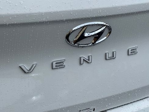 New 2026 Hyundai Venue SE image 7