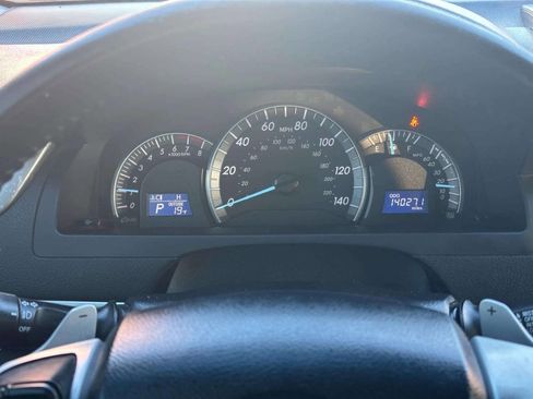 Used 2013 Toyota Camry SE image 25
