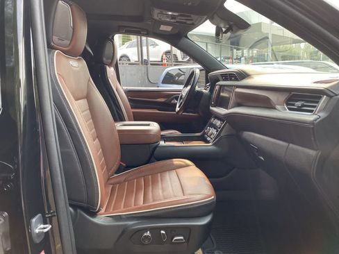 Used 2023 GMC Yukon XL Denali Ultimate AWD/4WD image 19
