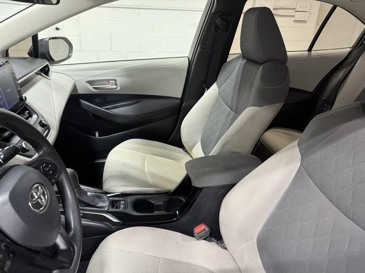 Used 2021 Toyota Corolla LE w/ Carpet Mat Package (TMS) FWD image 14