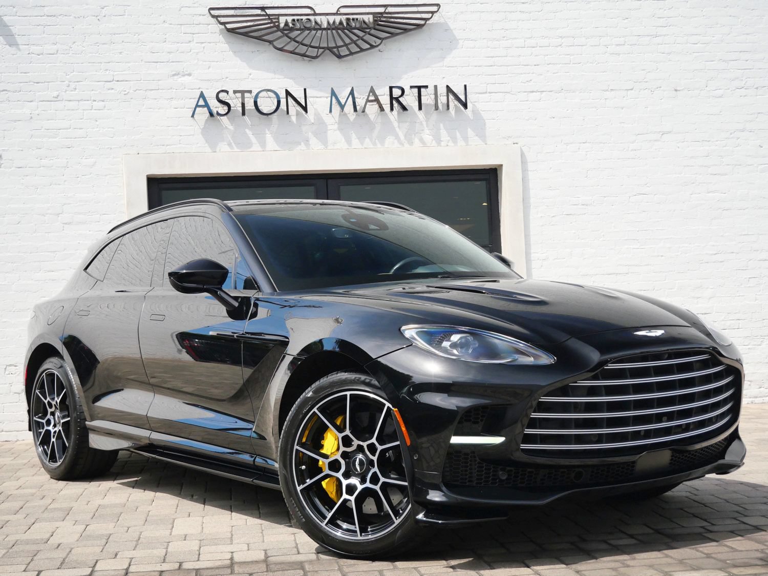 Used 2023 Aston Martin DBX 707 AWD/4WD image 1