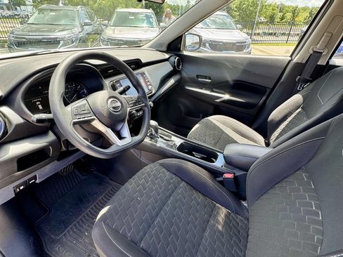 Used 2022 Nissan Kicks SV FWD image 17