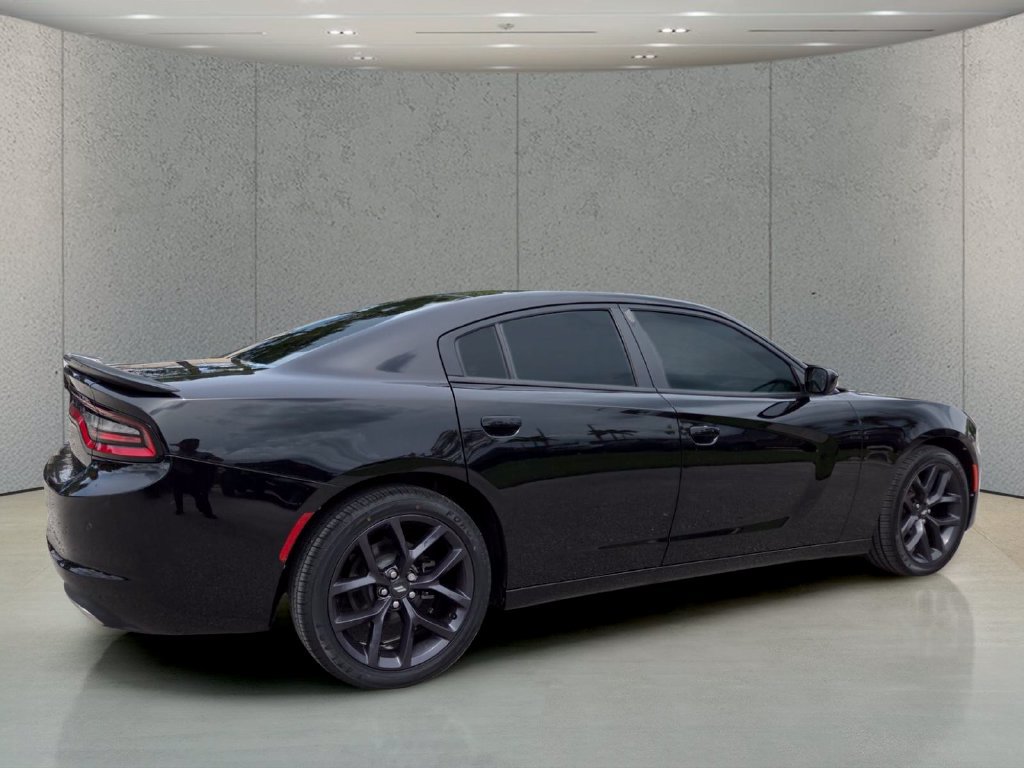 Used 2020 Dodge Charger SXT w/ Blacktop Package RWD image 5