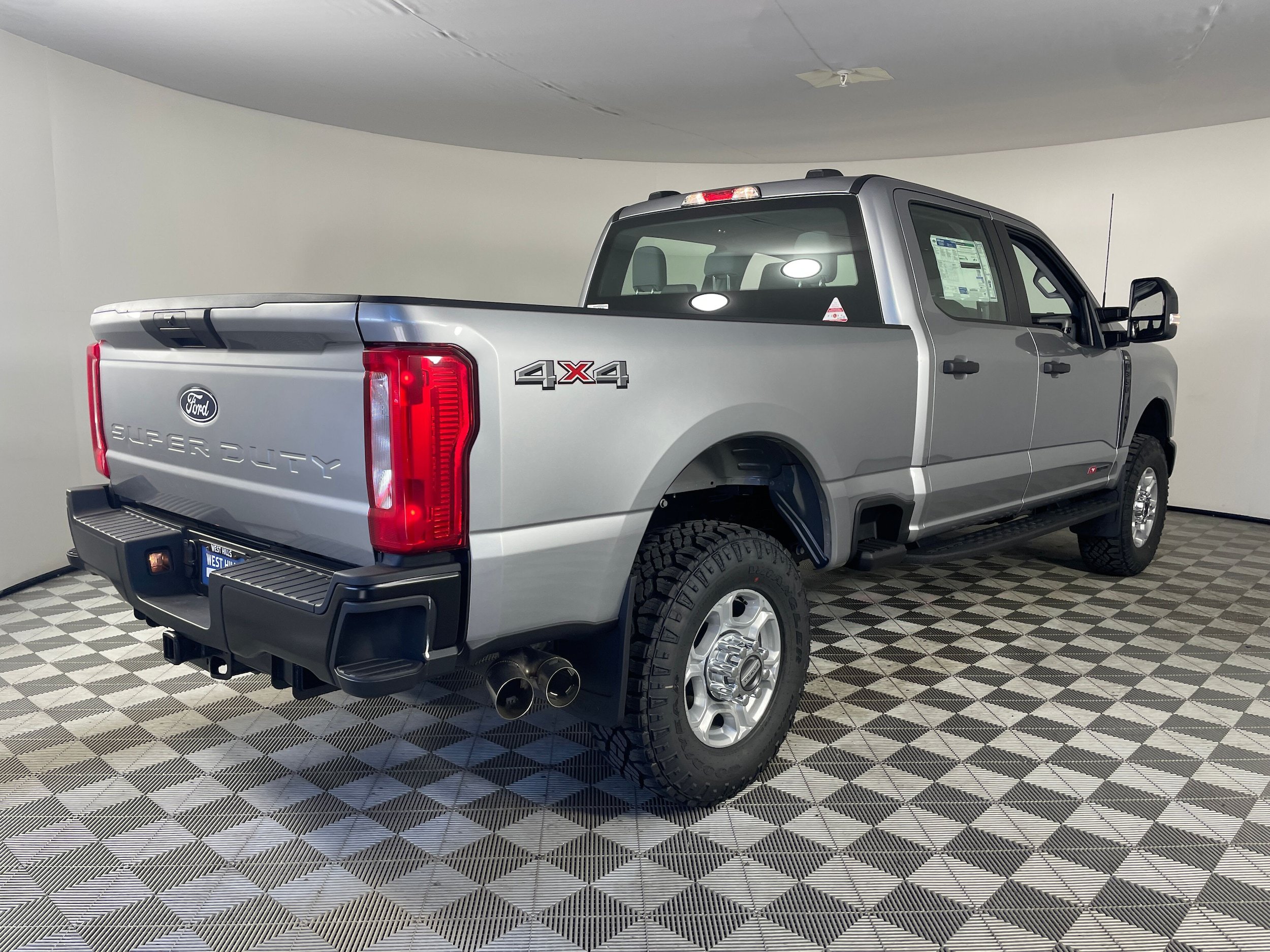 New 2027 Ford F350 XL w/ XL Off-Road 35" Tire Pakckage AWD/4WD image 9