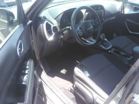 Used 2024 Kia Soul LX w/ Option Group 015 FWD image 5