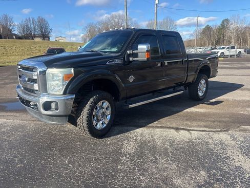 Used 2015 Ford F250 Lariat w/ Chrome Package image 4