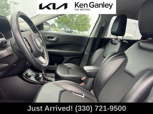 Used 2019 Jeep Compass Latitude AWD/4WD image 11