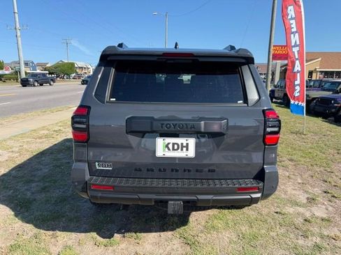 Used 2025 Toyota 4Runner TRD Off-Road AWD/4WD image 6