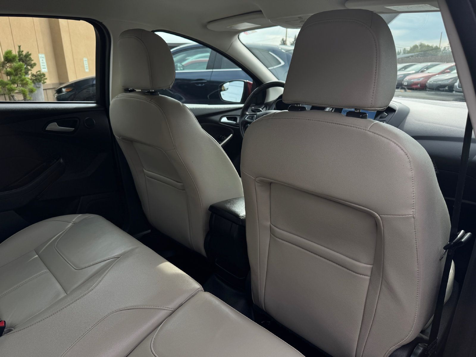 Used 2016 Ford Focus Titanium FWD image 18