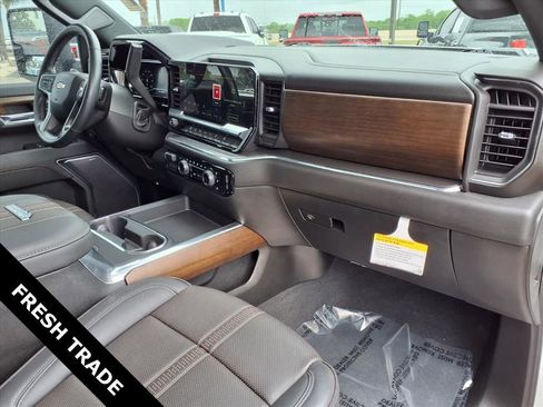 Used 2024 Chevrolet Silverado 2500 High Country w/ High Country Premium Package image 31