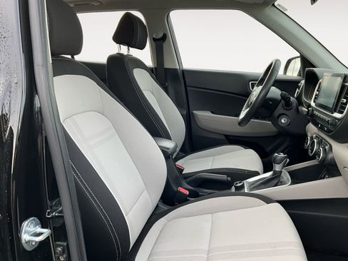 Used 2023 Hyundai Venue SEL image 14