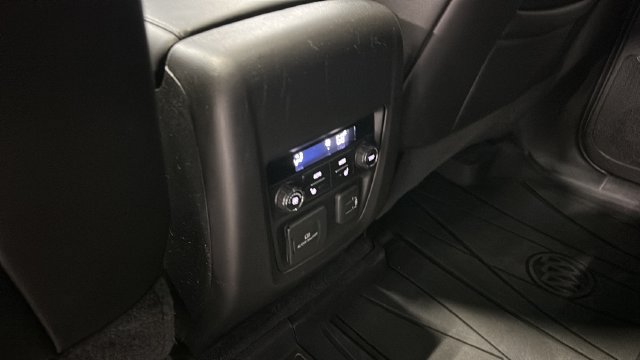 Used 2022 Buick Enclave Avenir w/ Avenir Technology Package AWD/4WD image 30