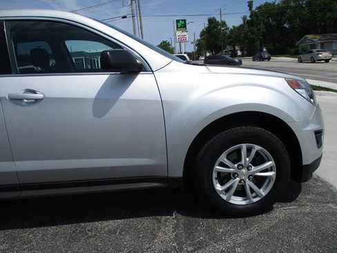 Used 2017 Chevrolet Equinox LS AWD/4WD image 11