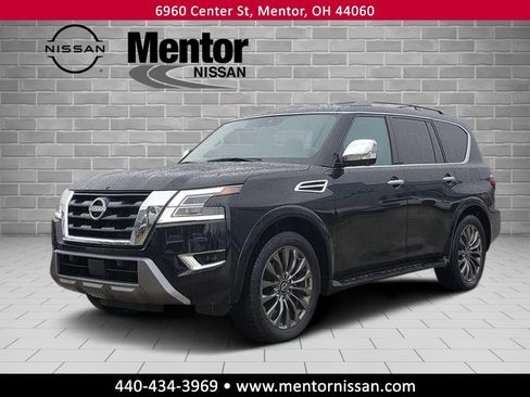 Used 2024 Nissan Armada Platinum w/ Captain's Chairs Package AWD/4WD image 3