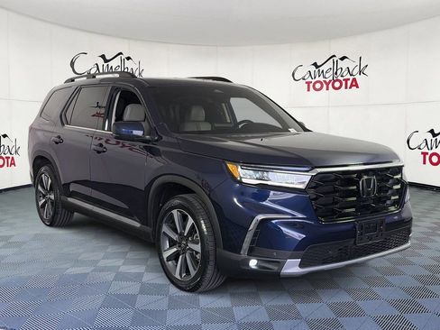 Used 2023 Honda Pilot Touring image 3
