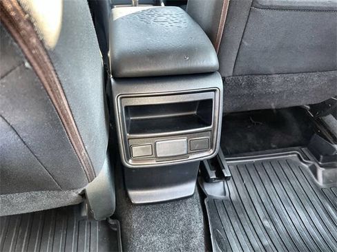 Used 2019 Subaru Forester Base AWD 4dr Crossover w/ Alloy Wheel Package image 19