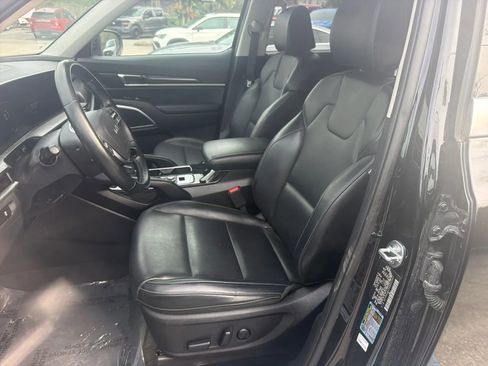 Used 2025 Kia Telluride S FWD image 12