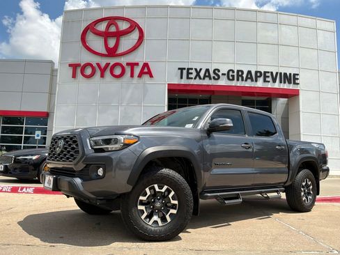 Used 2023 Toyota Tacoma TRD Off-Road w/ Technology Package AWD/4WD image 2