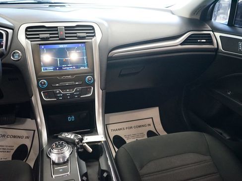 Used 2020 Ford Fusion SE FWD image 13
