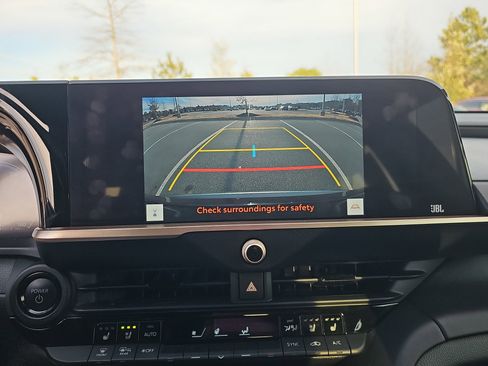 Used 2023 Toyota Crown Limited image 25