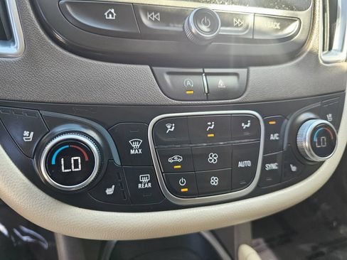Used 2024 Chevrolet Malibu LT FWD image 30
