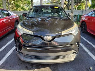 Used 2019 Toyota C-HR XLE FWD video 2
