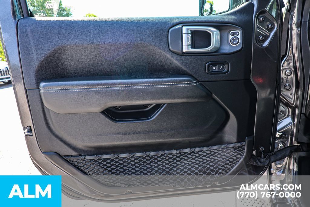 Used 2021 Jeep Wrangler Unlimited Sahara w/ Uconnect 4C Nav & Sound Group AWD/4WD image 43