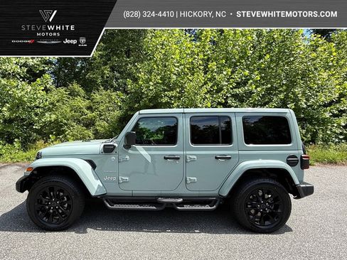 Used 2024 Jeep Wrangler Unlimited Sahara w/ Technology Group AWD/4WD image 1