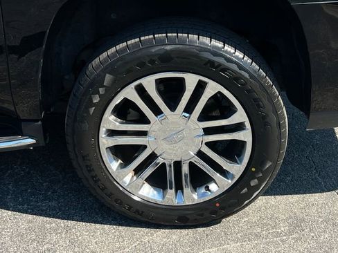 Used 2019 Cadillac Escalade ESV image 11