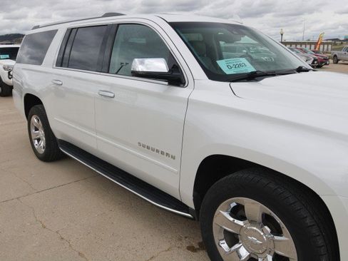 Used 2017 Chevrolet Suburban Premier AWD/4WD image 10