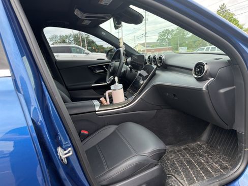 Used 2023 Mercedes-Benz C 300 4MATIC Sedan image 2