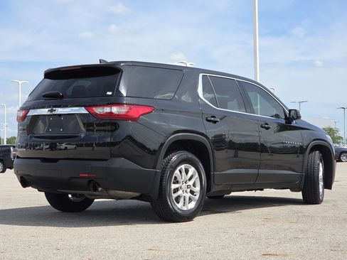 Used 2018 Chevrolet Traverse LS FWD image 15