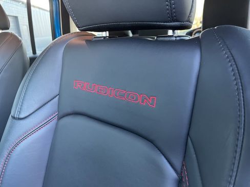 Used 2025 Jeep Wrangler Unlimited Rubicon image 32