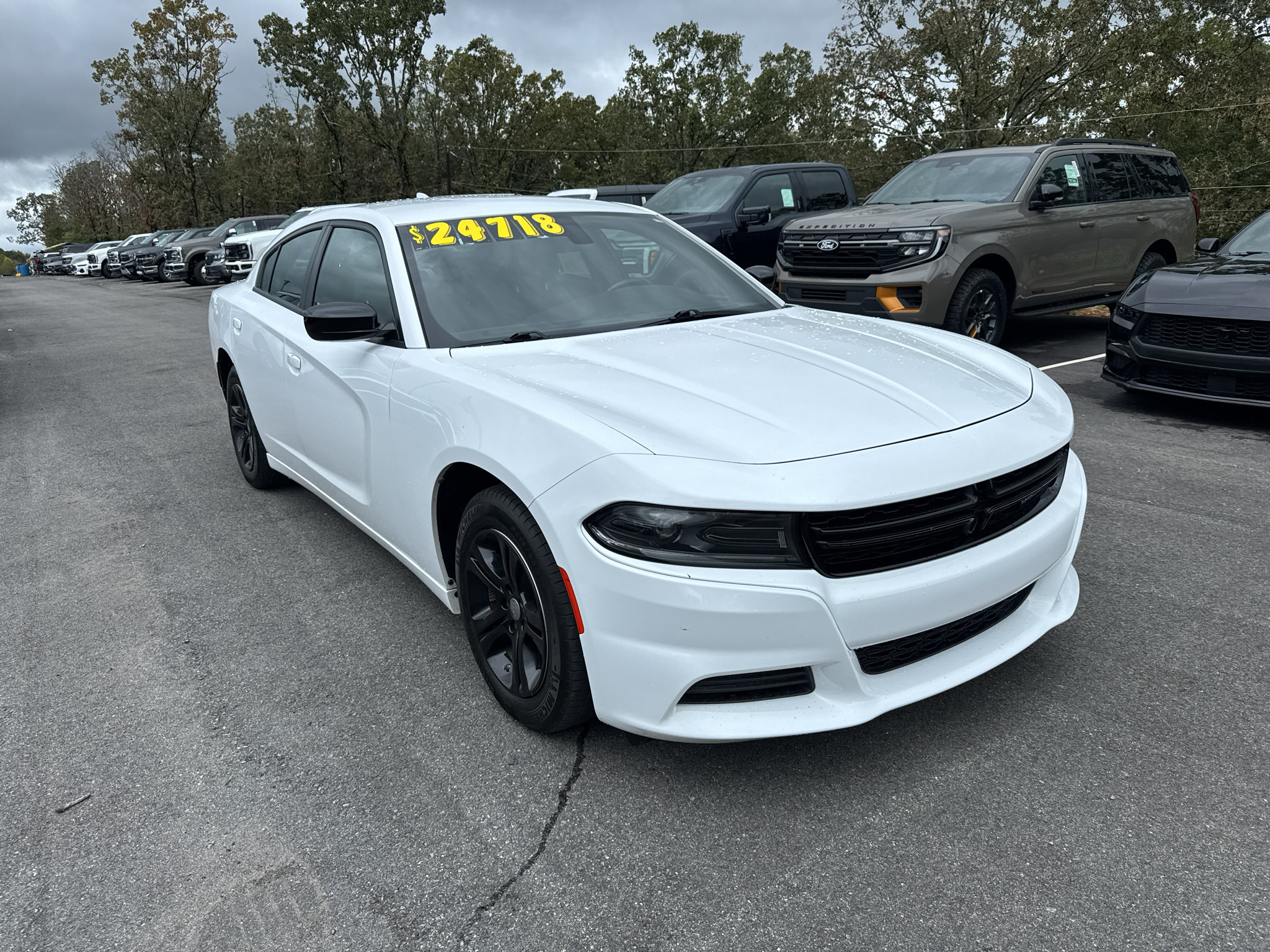 Used 2023 Dodge Charger SXT RWD image 3